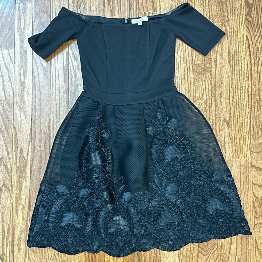 Francesca’s ~ A-line Knee Length Off the Shoulder dress - black